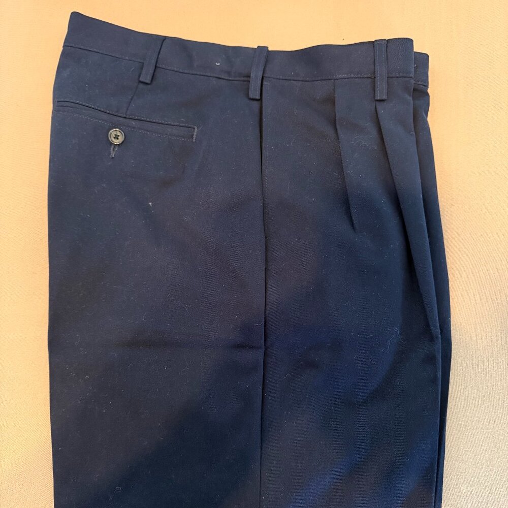Land's End - Men's Shorts - Size 32 - Navy